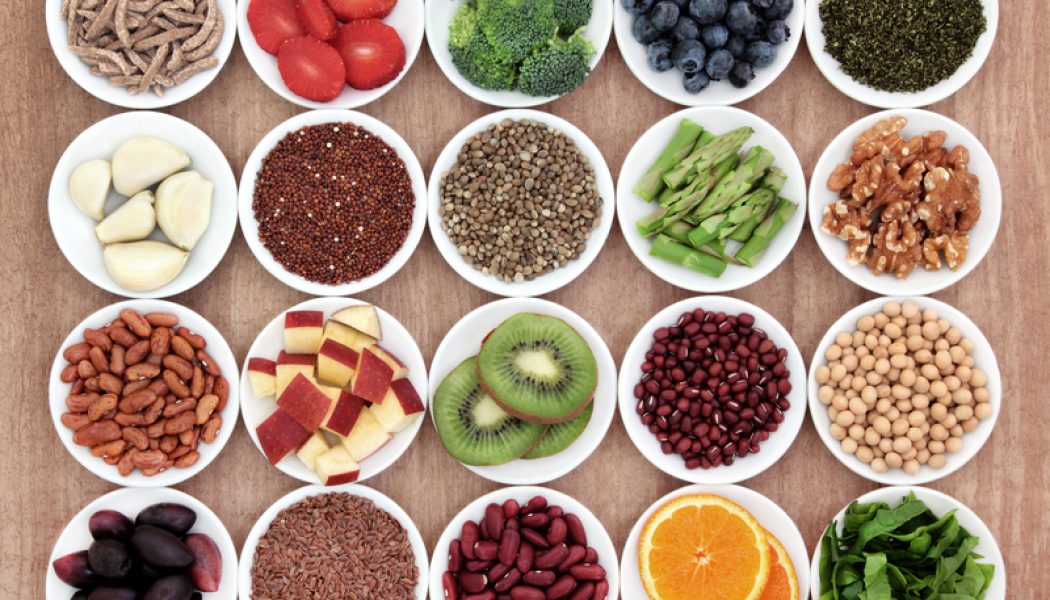 Las proteínas completas están en frutas, legumbres, semillas y vegetales.