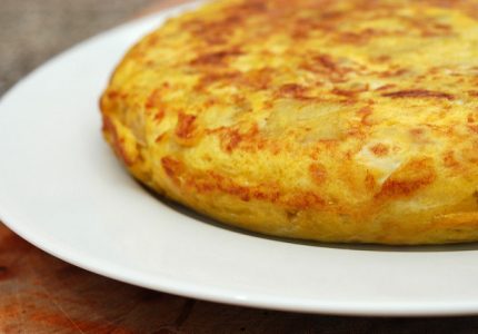 Tortilla de patata sin huevo.